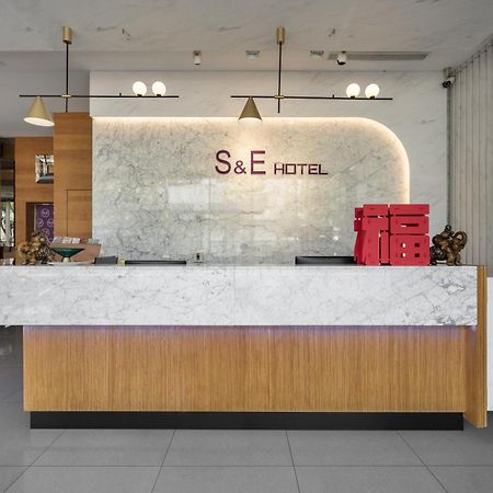 S&E ホテル 台南 エクステリア 写真