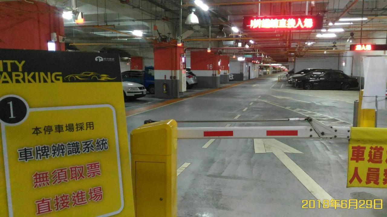 S&E ホテル 台南 エクステリア 写真